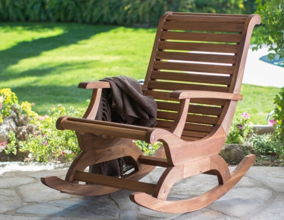 Кресло-качалка – уютный и теплый интерьерный аксессуар